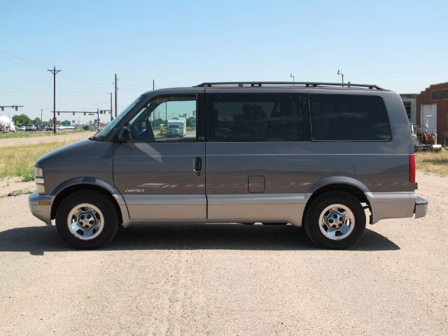 Chevrolet Astro 2000 photo 2