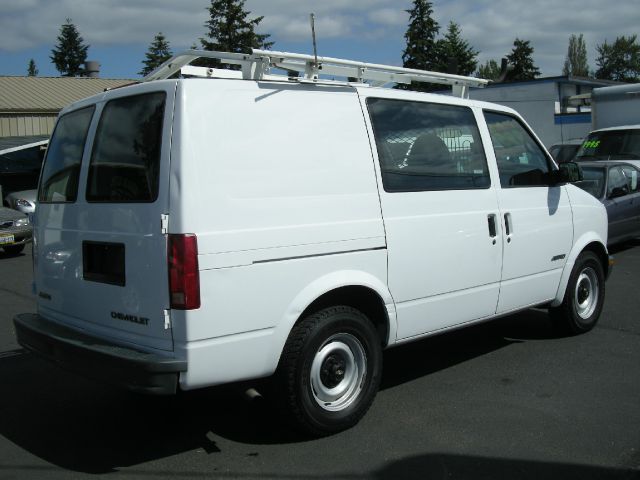 Chevrolet Astro 2000 photo 3