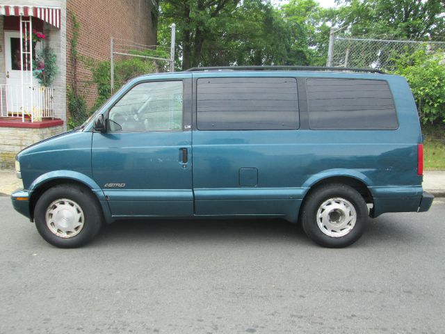 Chevrolet Astro 2000 photo 9