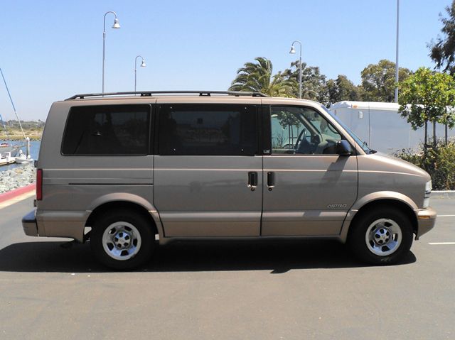 Chevrolet Astro 2000 photo 17