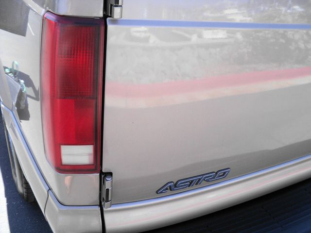 Chevrolet Astro 2000 photo 22