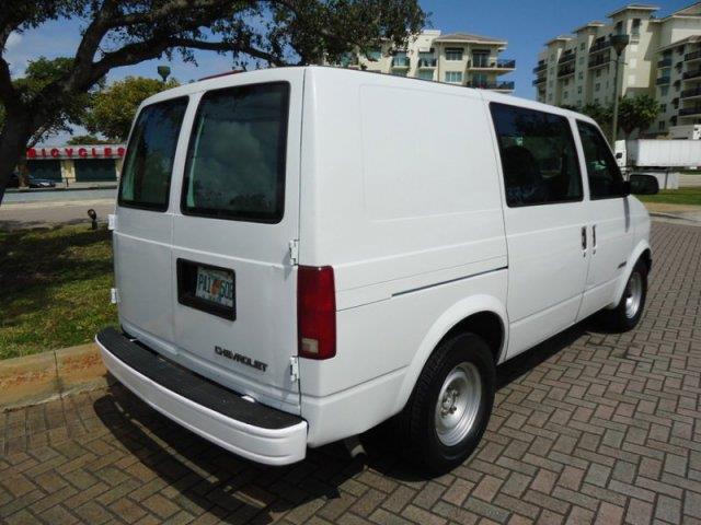 Chevrolet Astro 2000 photo 1