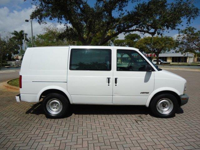 Chevrolet Astro 2000 photo 2