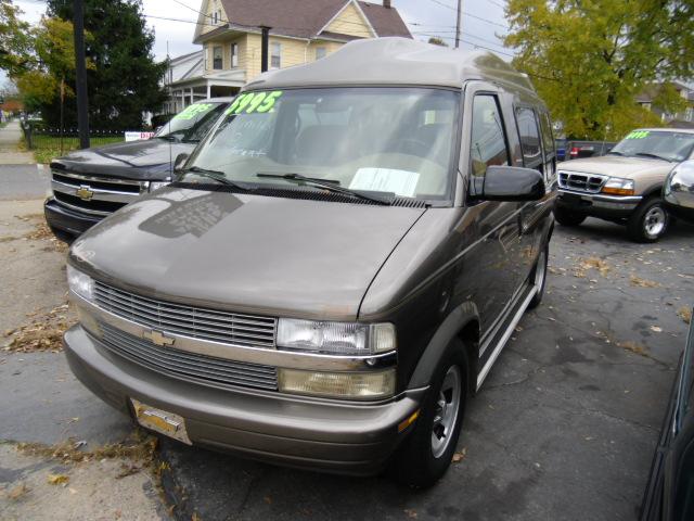 Chevrolet Astro 2000 photo 1