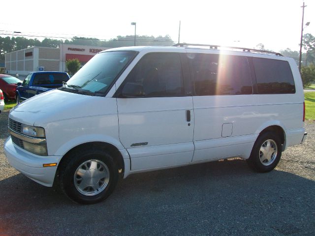 Chevrolet Astro 2000 photo 2