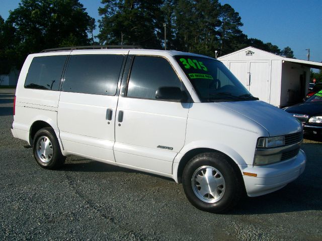 Chevrolet Astro 2000 photo 3