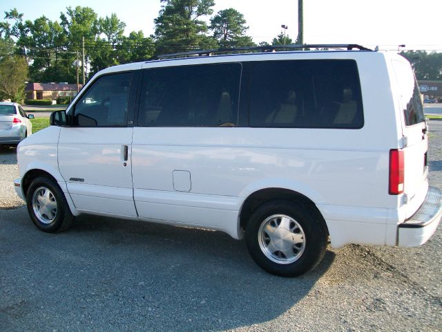 Chevrolet Astro 2000 photo 4