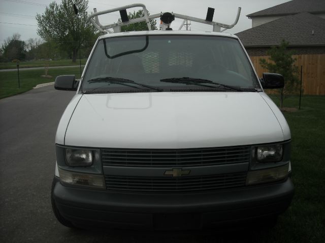 Chevrolet Astro 2000 photo 2