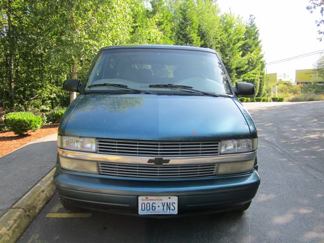 Chevrolet Astro 2000 photo 3