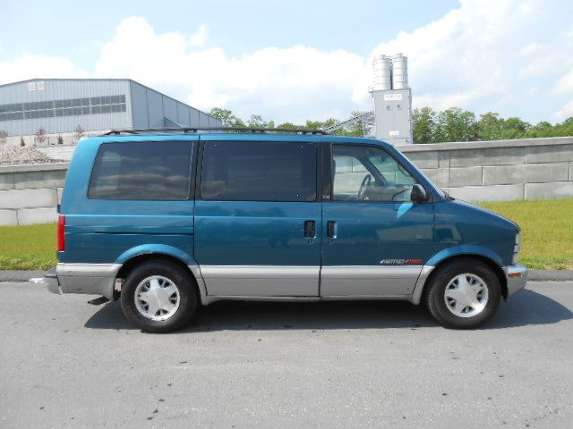 Chevrolet Astro 2000 photo 17