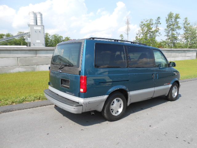 Chevrolet Astro 2000 photo 22