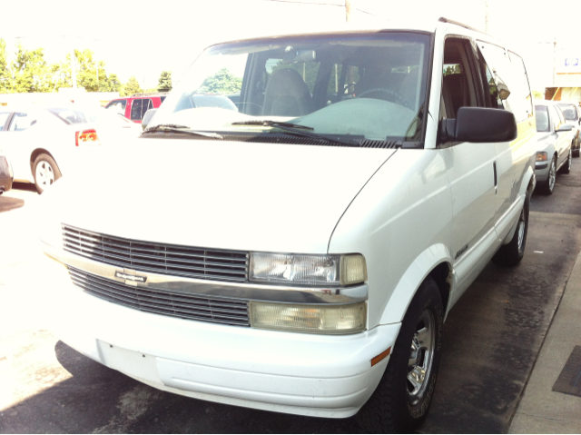 Chevrolet Astro 2001 photo 1