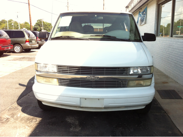 Chevrolet Astro 2001 photo 2