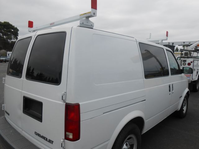 Chevrolet Astro 2001 photo 2