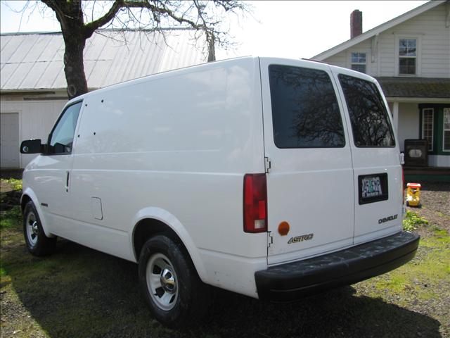 Chevrolet Astro 2001 photo 1