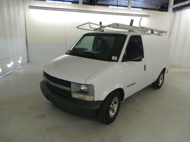 Chevrolet Astro 2001 photo 2