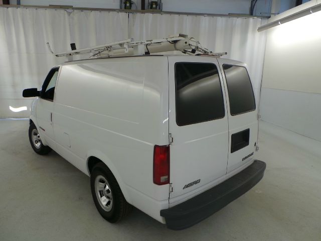 Chevrolet Astro 2001 photo 4