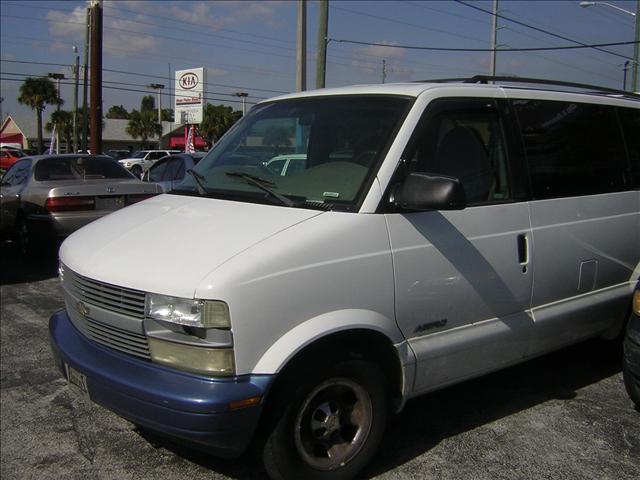 Chevrolet Astro 2001 photo 1