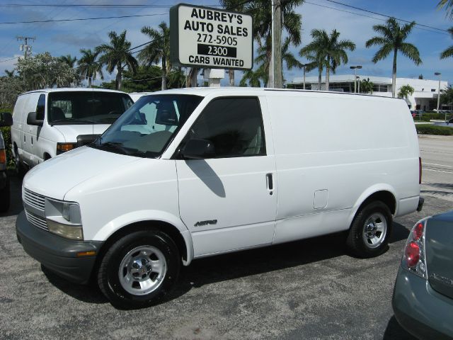 Chevrolet Astro 2001 photo 4