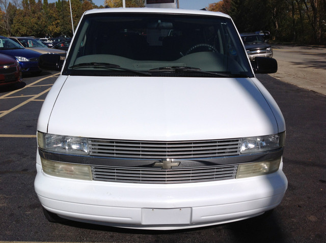 Chevrolet Astro 2001 photo 1