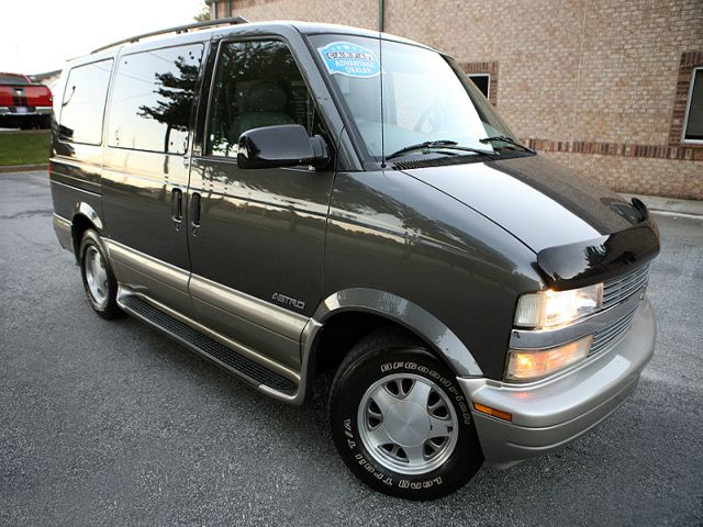 Chevrolet Astro 2001 photo 4