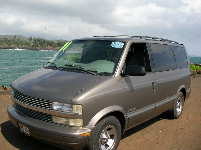 Chevrolet Astro 2001 photo 3