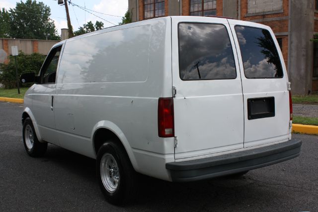 Chevrolet Astro 2001 photo 1