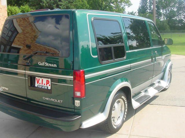 Chevrolet Astro 2002 photo 1