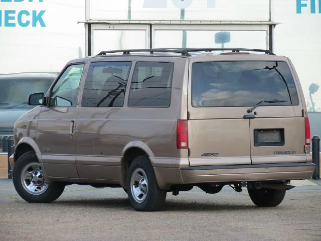 Chevrolet Astro 2002 photo 3