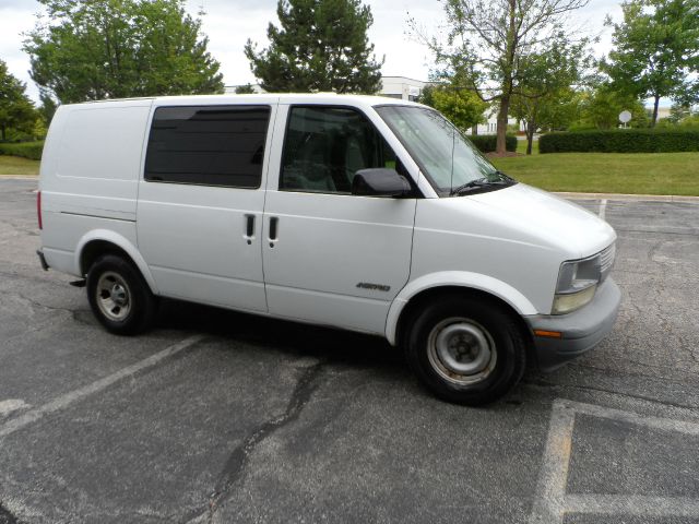 Chevrolet Astro 2002 photo 2