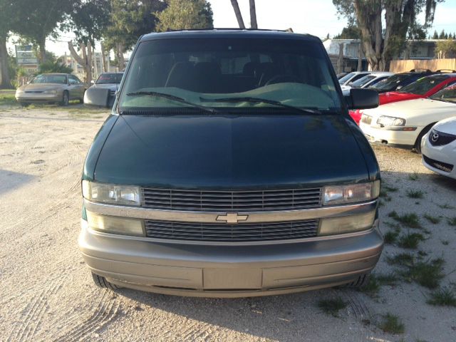 Chevrolet Astro 2002 photo 3