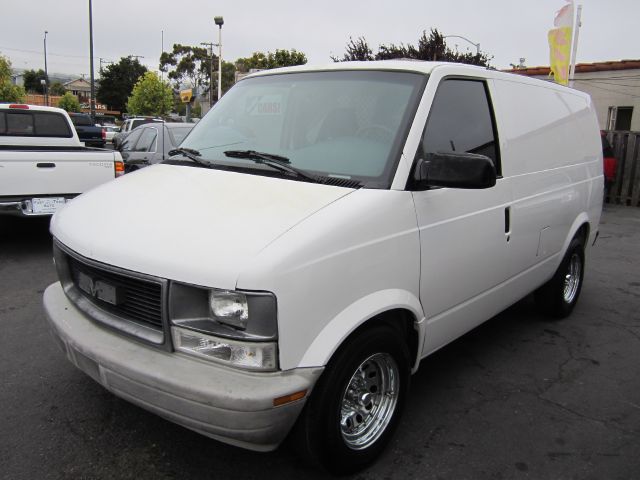 Chevrolet Astro 2002 photo 2