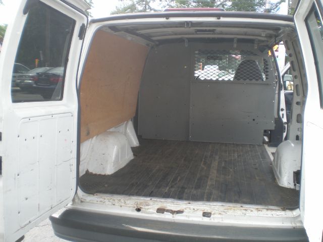 Chevrolet Astro 2002 photo 3