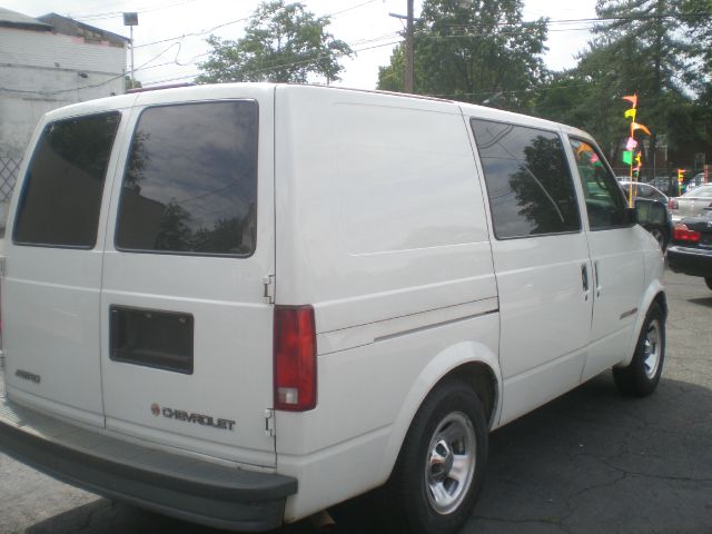 Chevrolet Astro 2002 photo 4