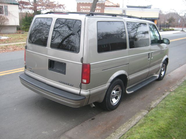 Chevrolet Astro 2002 photo 3