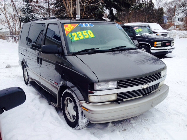 Chevrolet Astro 2002 photo 2