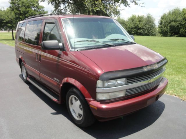 Chevrolet Astro 2002 photo 1