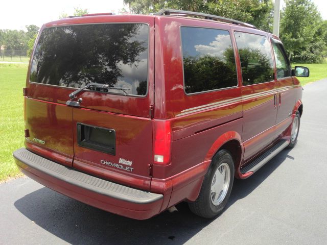 Chevrolet Astro 2002 photo 4