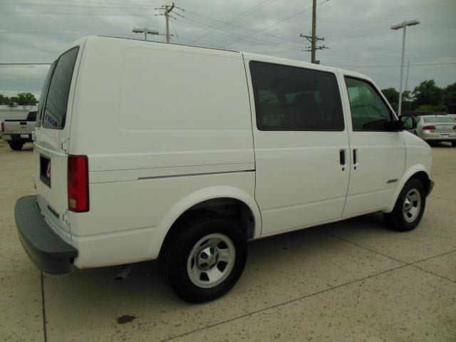 Chevrolet Astro 2002 photo 1