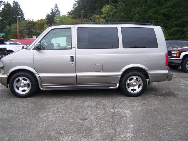 Chevrolet Astro 2003 photo 2