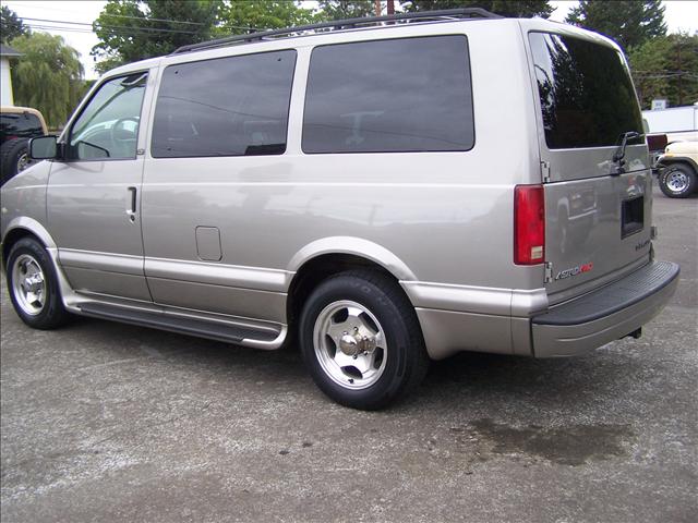 Chevrolet Astro 2003 photo 3