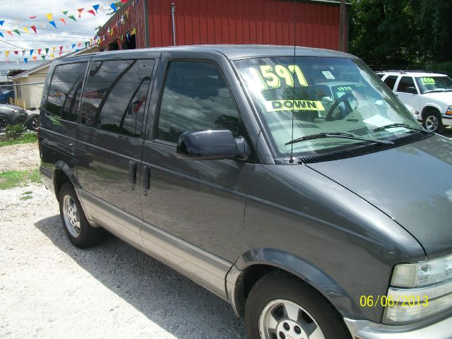 Chevrolet Astro 2003 photo 2