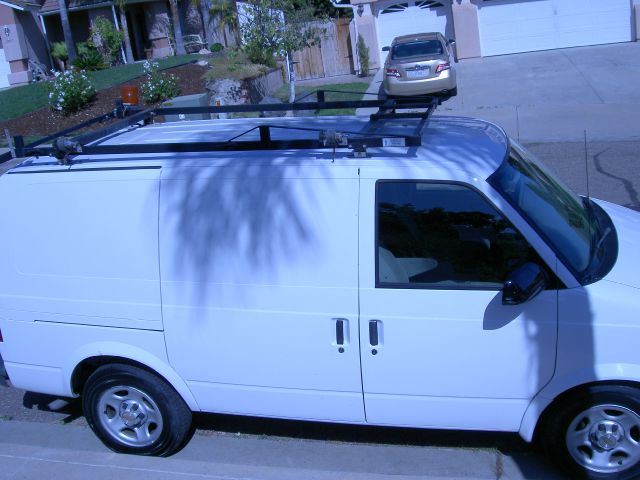 Chevrolet Astro 2003 photo 23