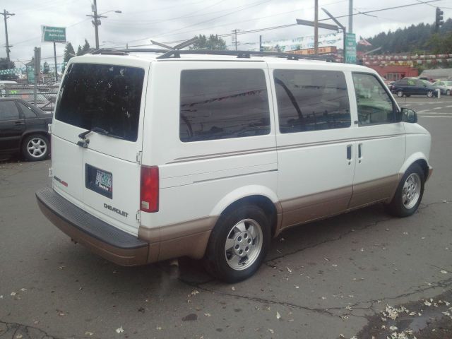 Chevrolet Astro 2003 photo 1