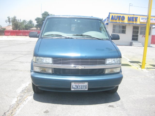 Chevrolet Astro 2003 photo 2