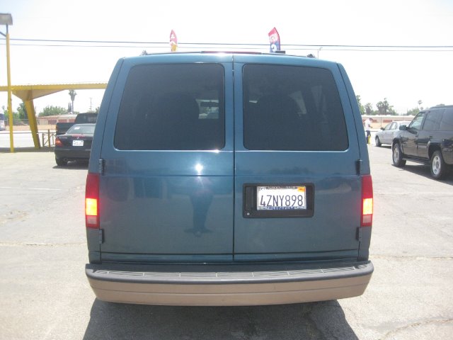 Chevrolet Astro 2003 photo 3