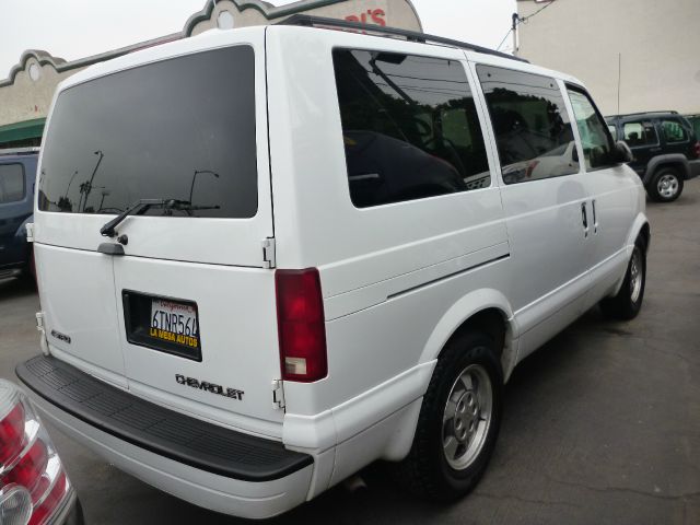 Chevrolet Astro 2003 photo 12