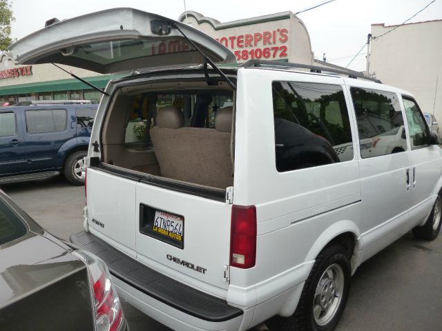 Chevrolet Astro 2003 photo 2