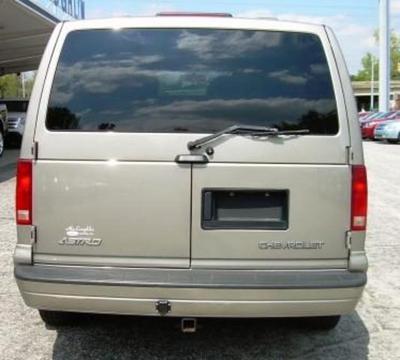 Chevrolet Astro 2003 photo 2