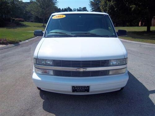 Chevrolet Astro 2003 photo 2